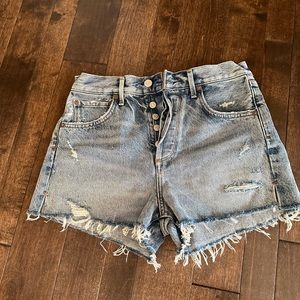 AGolde shorts with tags on. Never worn. Soze 26. Jaden cut off shorts in swap
